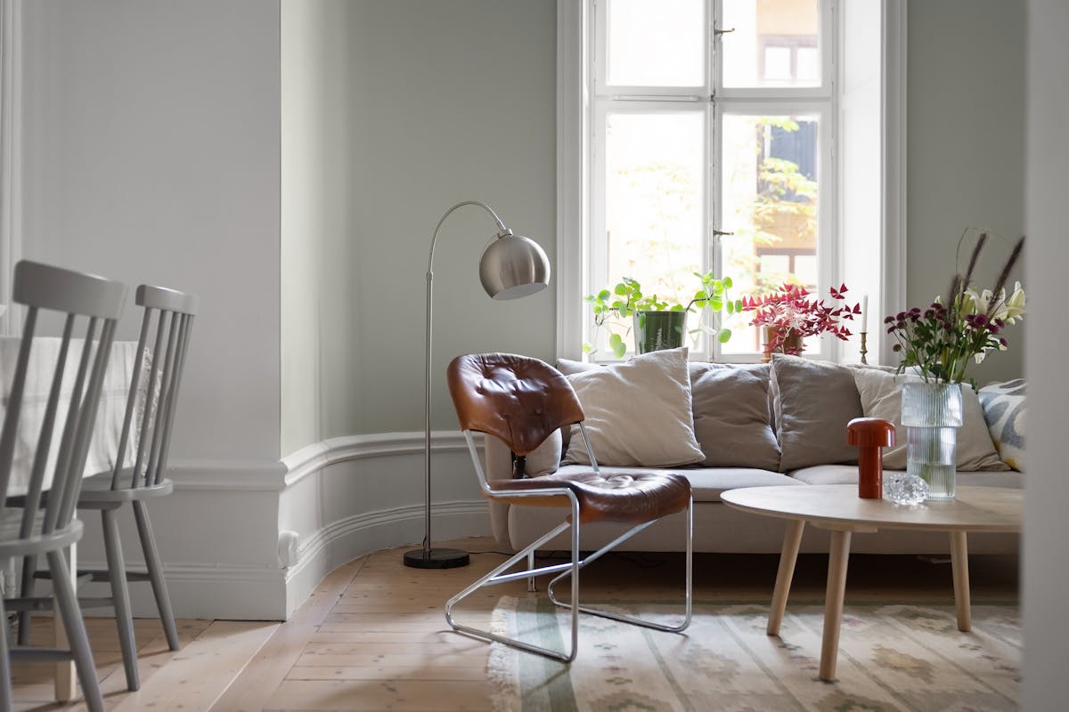 Ljust och rent vardagsrum